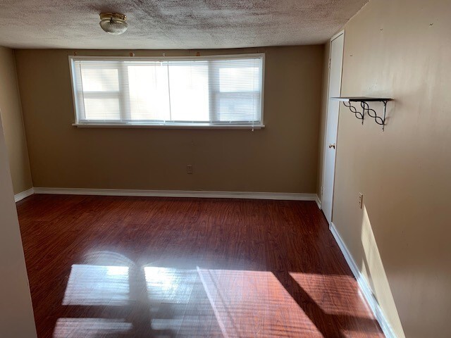 Foto del edificio - AUSTINTOWN 3 BEDROOM RANCH HOUSE