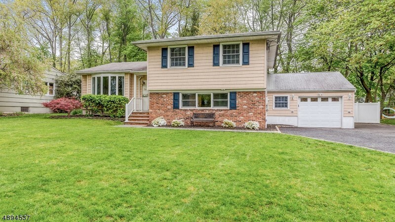 Primary Photo - 29 Midvale Dr