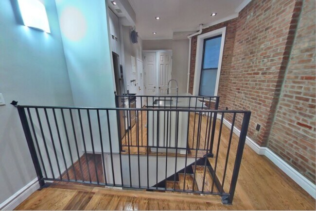 Foto del edificio - 246 Mott St