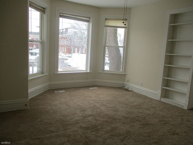 Building Photo - 303 N Cook St