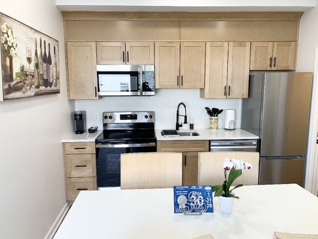 Foto del edificio - 1600 S Charles St