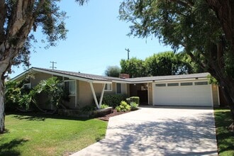 Building Photo - 263 Hanover Dr