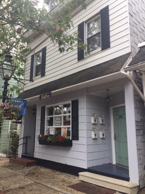 Building Photo - 372 Farnsworth Ave