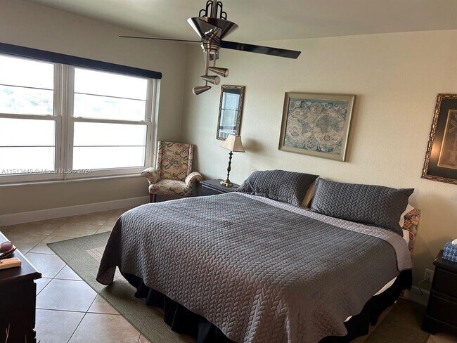 Foto del edificio - 2801 N Palm Aire Dr