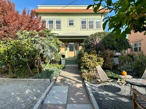 Building Photo - 444 40th St