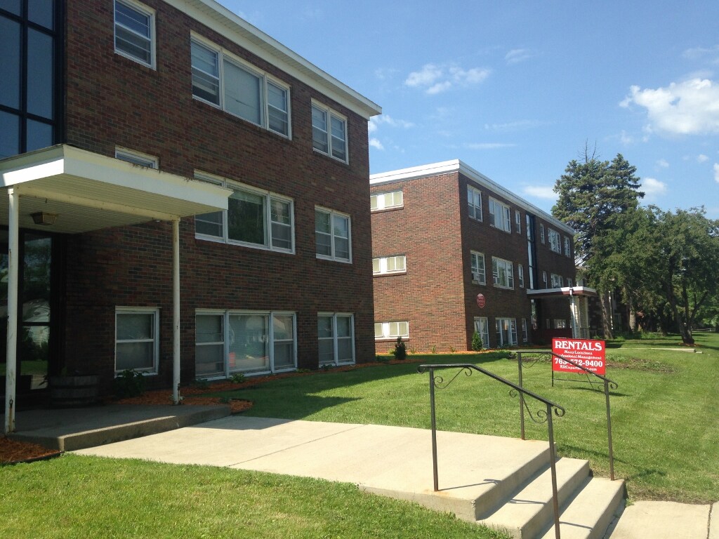 Primary Photo - LarSnel Apartments