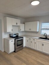 Building Photo - 1119 S Main St