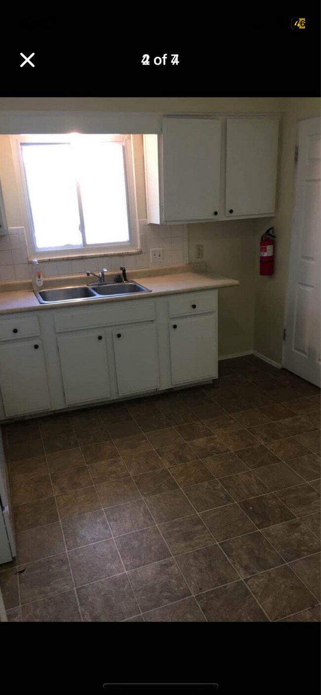 Foto del edificio - 1164 Tonawanda Ave