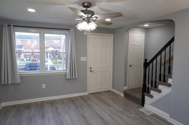 Building Photo - 1546 Chilworth Ave