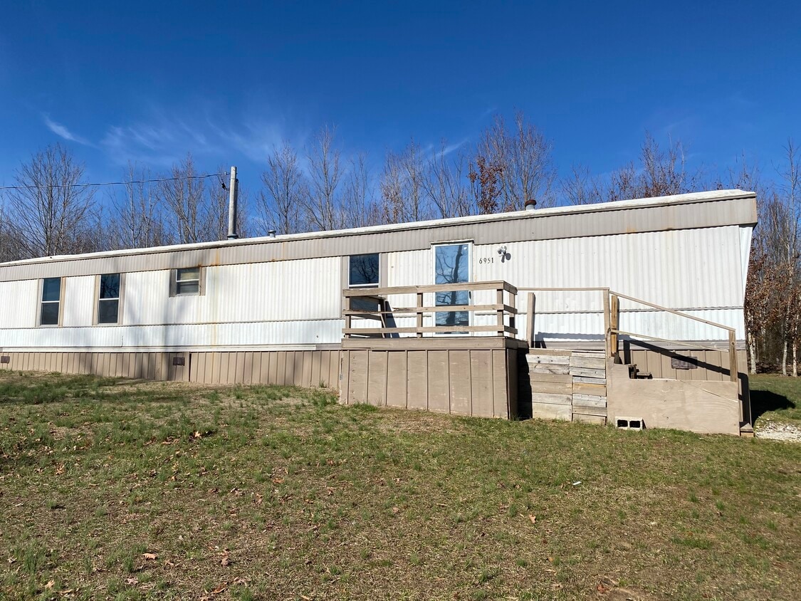 Primary Photo - 6951 J D Randolph Rd