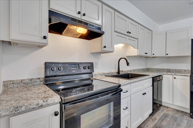 Foto del edificio - 1802 Edmund Ave NE