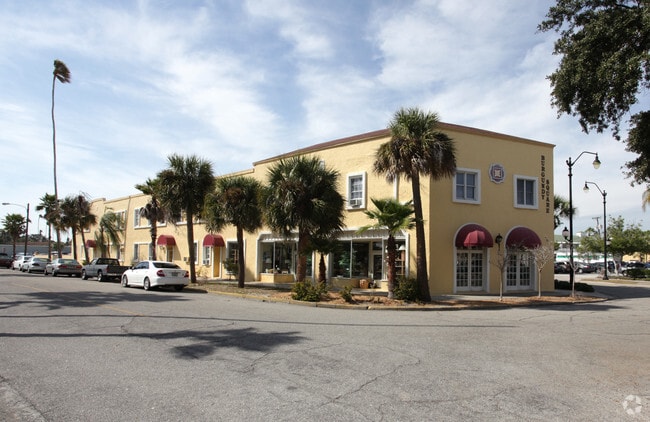 Foto del edificio - Burgundy Square