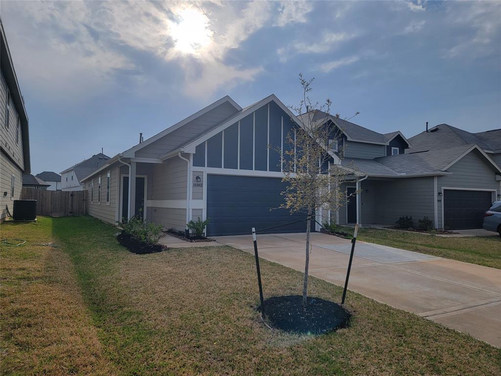 Primary Photo - 14042 Chinook Dr