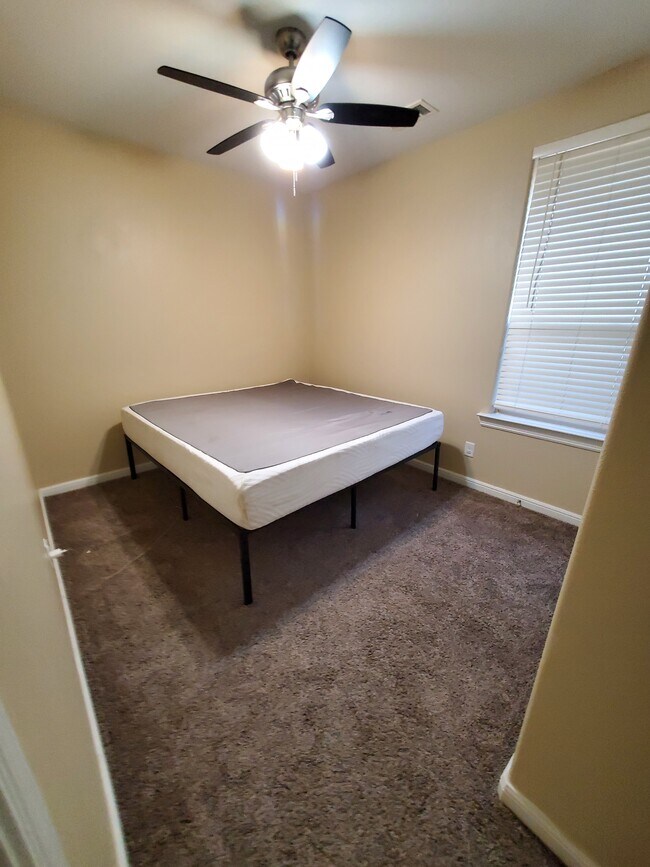 Building Photo - 103 Shadow Mountain Dr