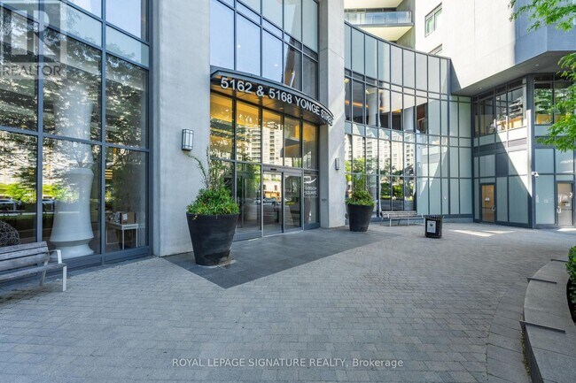 Building Photo - 5168 Yonge St