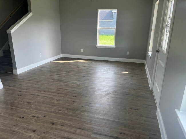 Building Photo - 3001 Arapaho Rd
