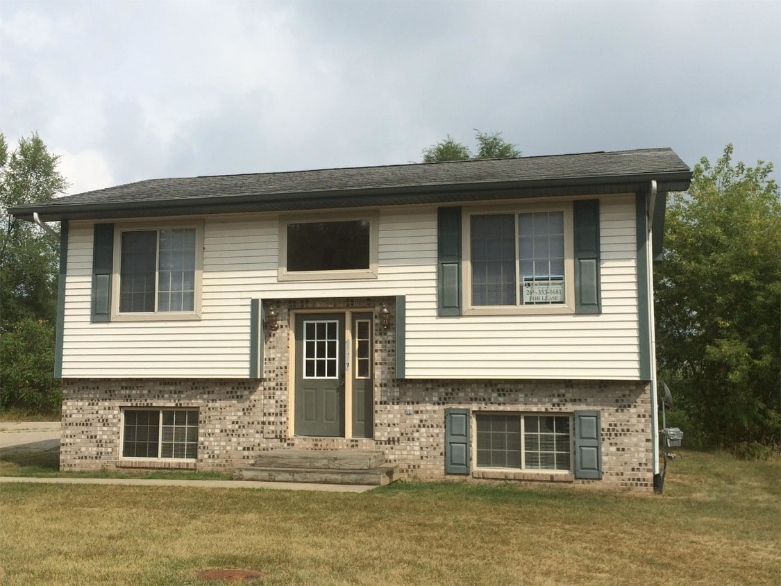 Primary Photo - 1217 Jack Pine Way