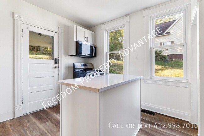 Foto del edificio - 331 Meadow Ave