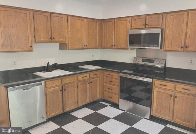 Building Photo - 10195 Valentino Dr