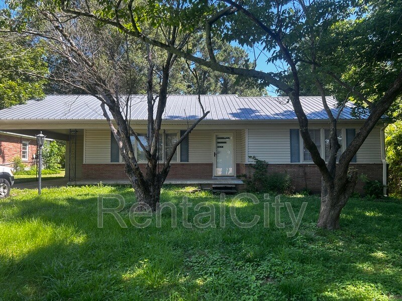 Primary Photo - 157 Oak Grove Rd