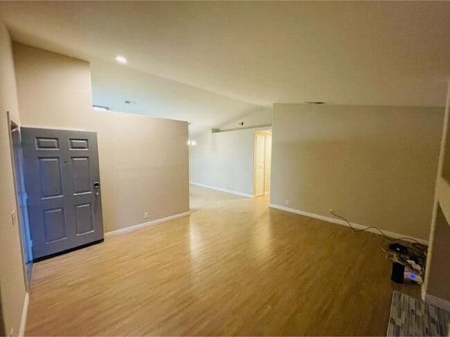 Building Photo - 23702 Canyon Oak Dr