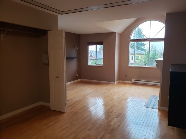 Building Photo - 845 68th Av W