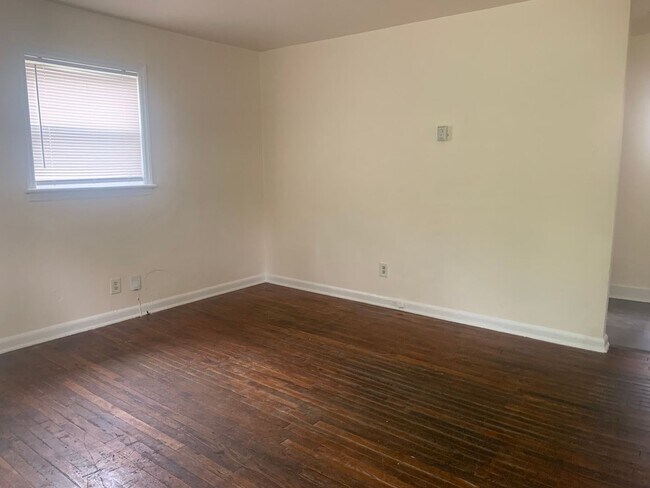 Building Photo - Cozy Two Bedroom Brick Home in Westerly Hi...