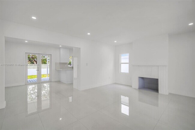 Foto del edificio - 4112 SW 9th Terrace