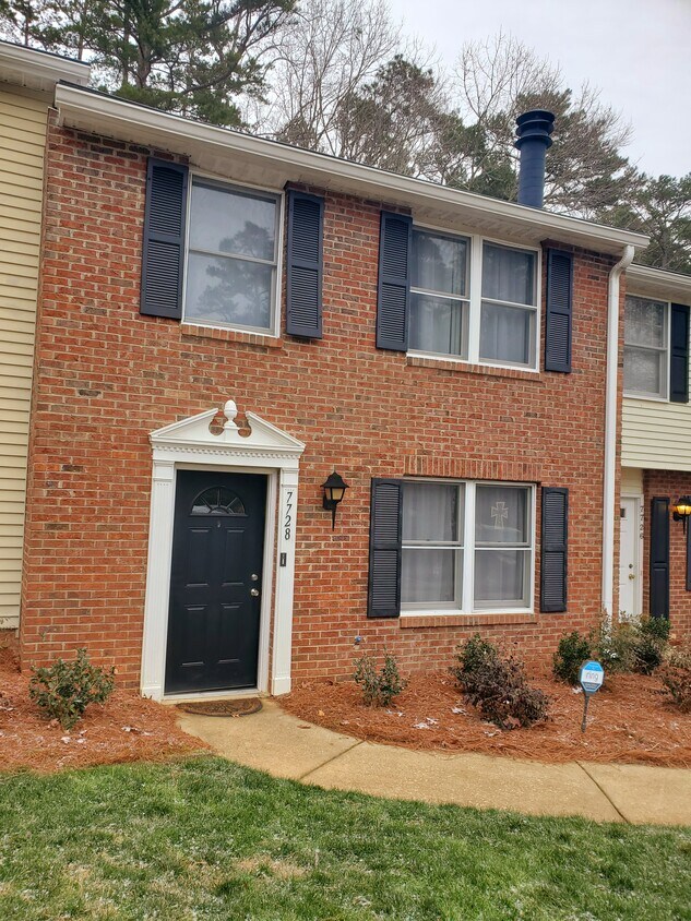 Foto principal - 7728 Crown Crest Ct