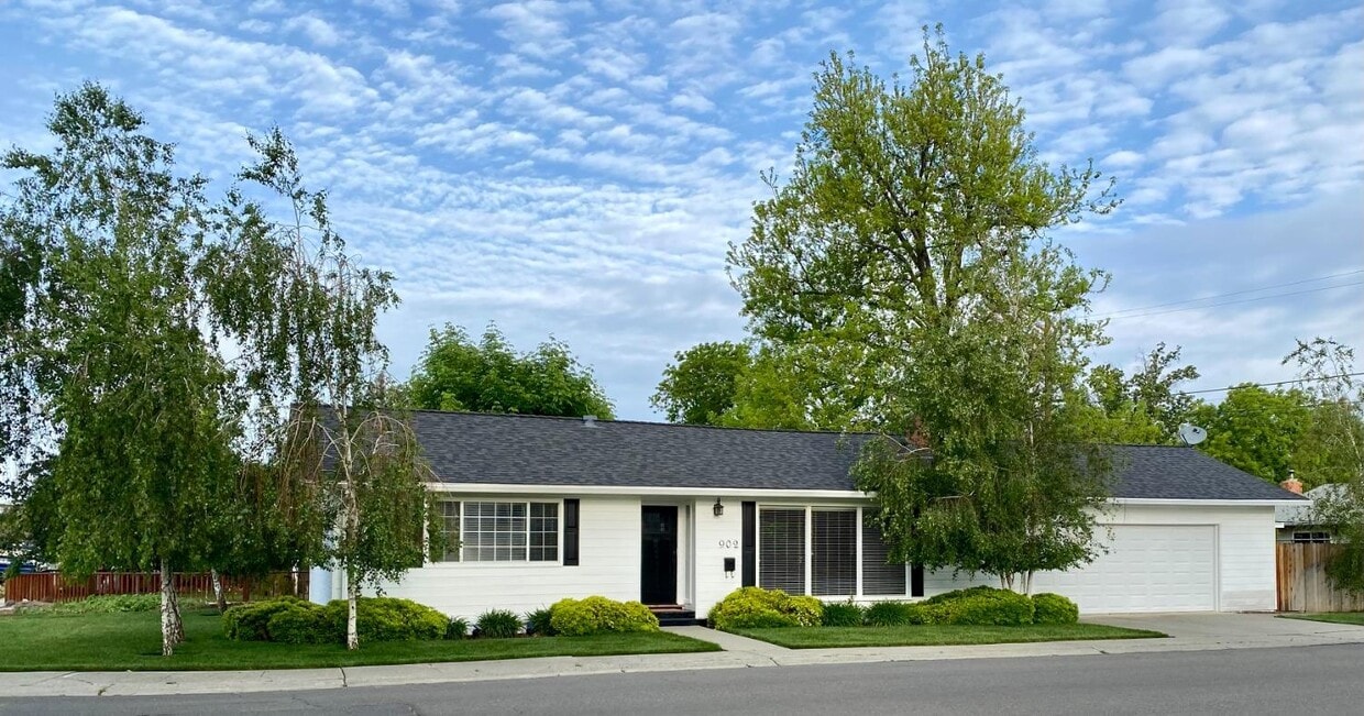 902 Mermod Pl, Winters, CA 95694 House Rental in Winters, CA