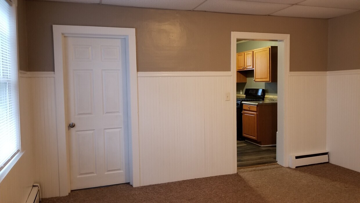 38 Pearl St, Middleboro, MA 02346 Townhouse for Rent in Middleboro