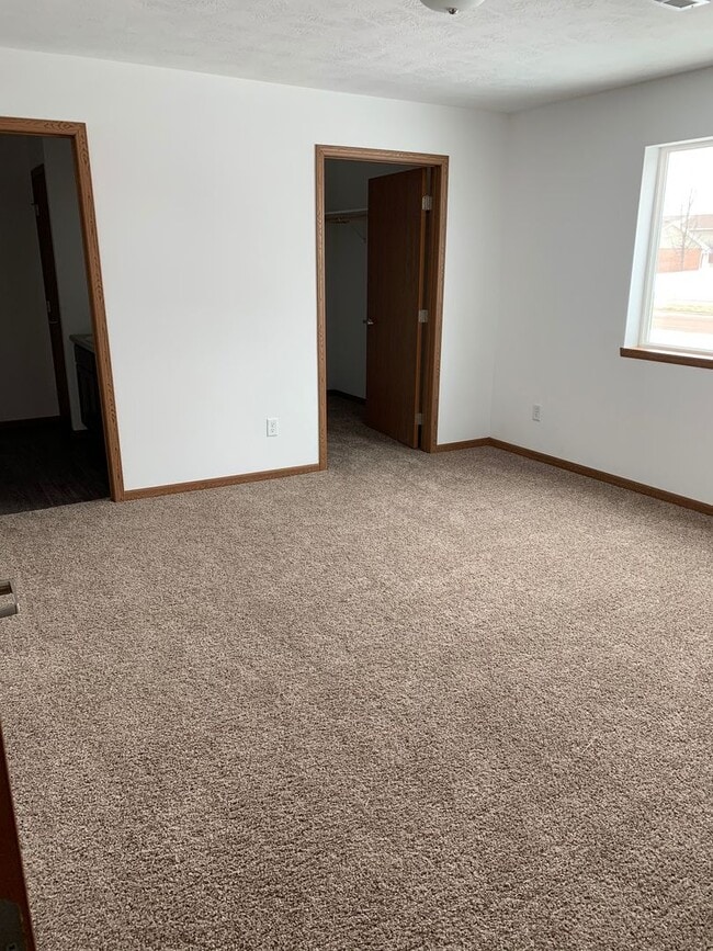Building Photo - Welcome to Lipton Apartments – Your New Ho...