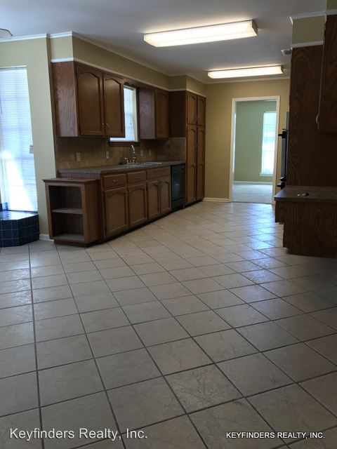 Foto del edificio - 15615 Chickamauga Ave