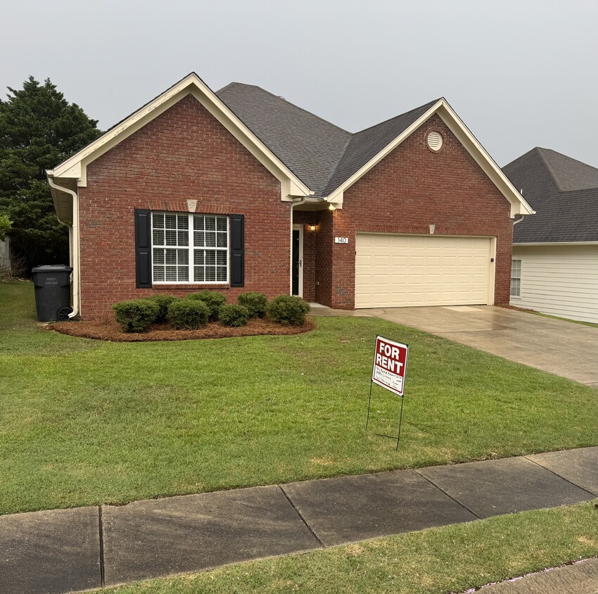 Primary Photo - 140 Charlton Ln