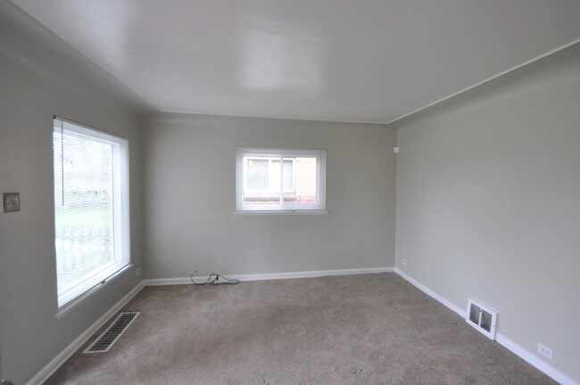 Building Photo - 2525 Olive St