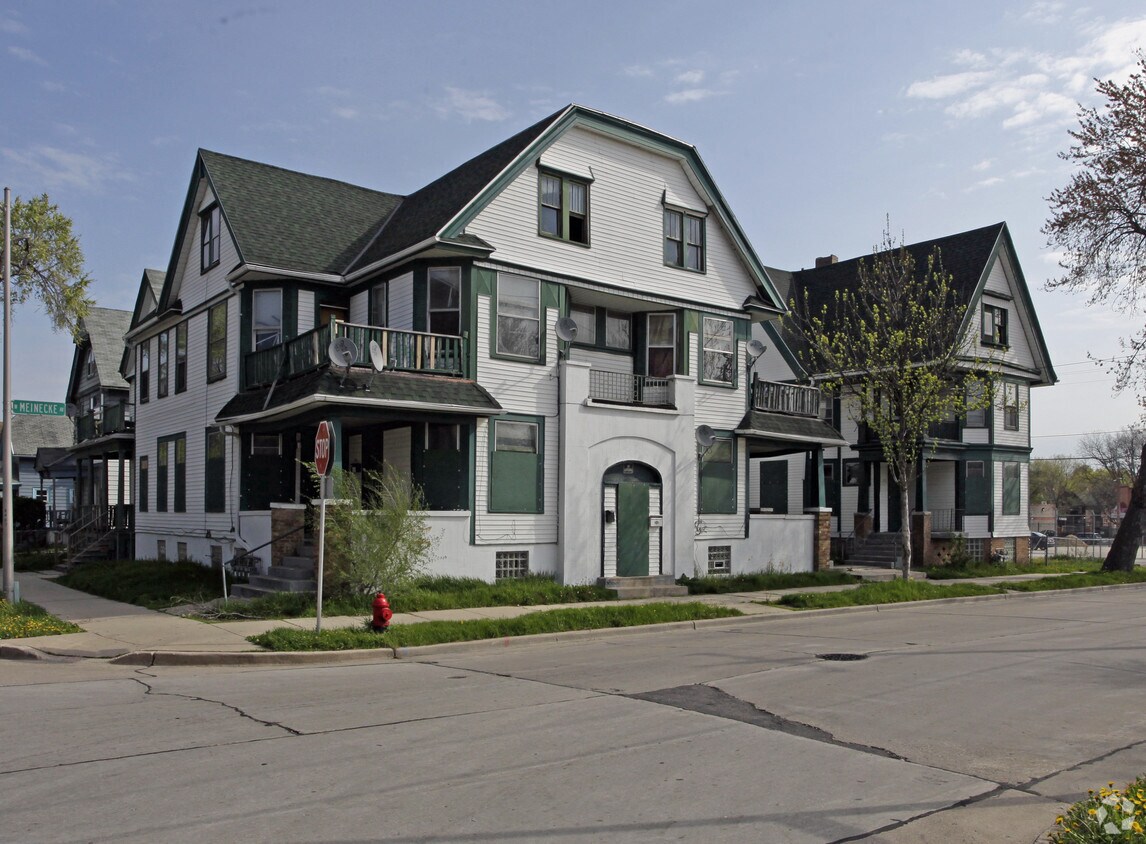 Building Photo - 322-340 W Meinecke Ave