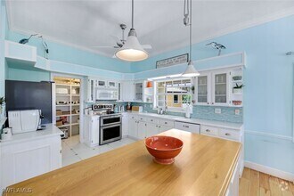 Building Photo - 203 San Mateo Dr