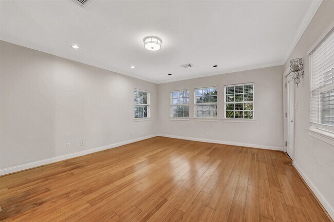 Foto del edificio - 1110 64th St