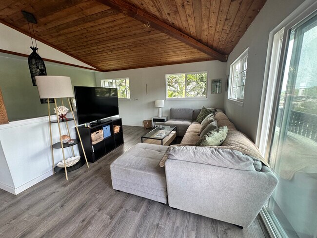 Foto del edificio - 1574 Wailele St