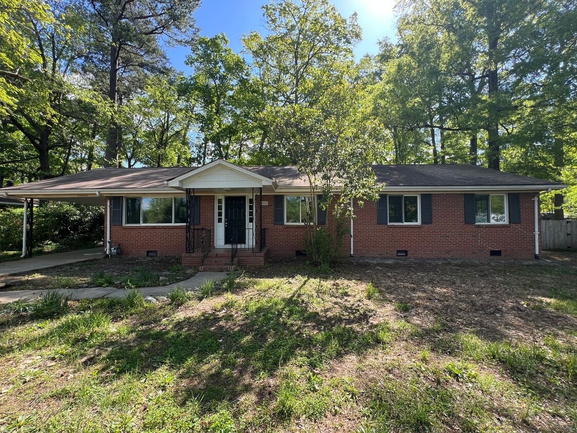 Foto principal - Very spacious home for rent