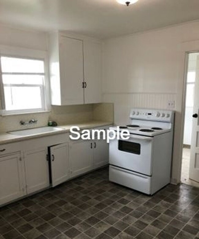 Building Photo - ****Now Available!****  Los Banos Country ...