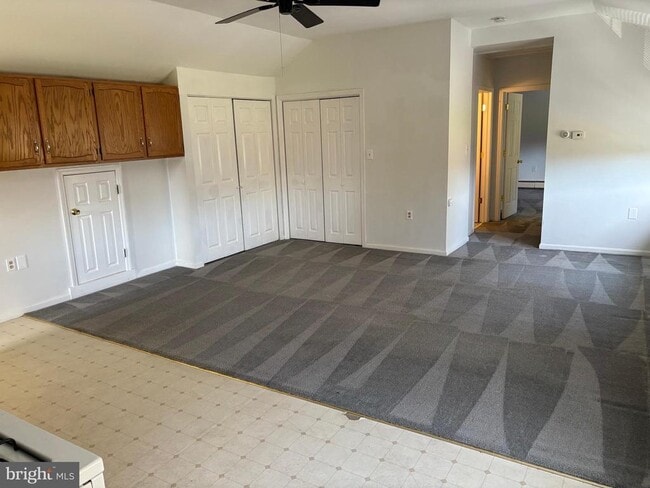 Building Photo - 221 E Penn Ave