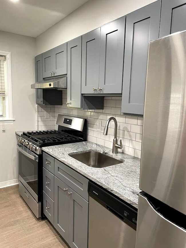 Building Photo - Lovely Three-Bedroom Townhome in Towson/Lo...