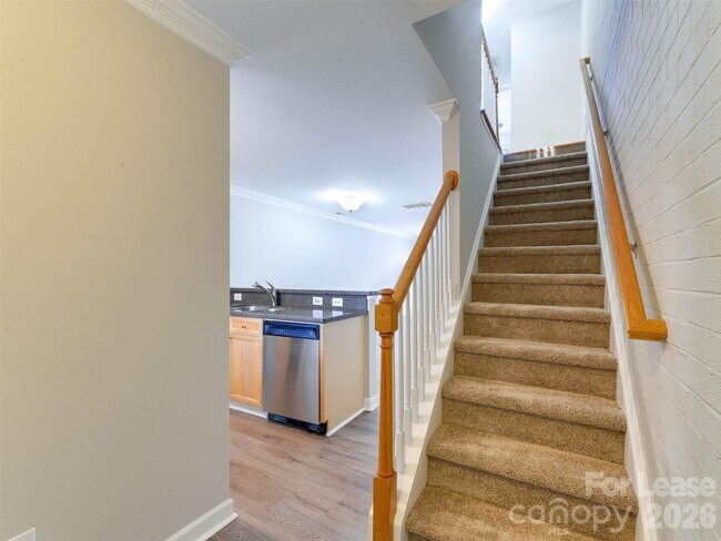 Building Photo - 1224 Green Oaks Ln