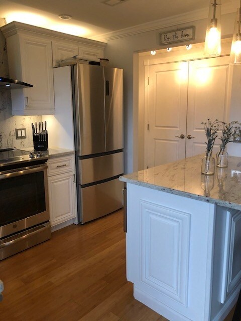 Kitchen Photo - 3932 Ridge Lea Rd