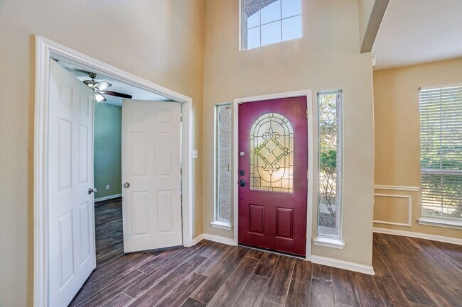 Foto del edificio - BEAUTIFUL 4-BEDROOM HOME ON 0.5-ACRES IN PARKLANDS NEIGHBORHOOD