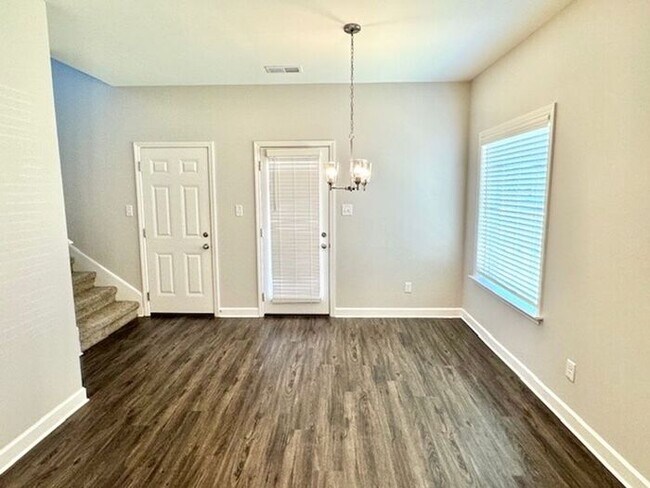 Building Photo - Now Leasing a 4-Bedroom 3 Bath Home in Som...