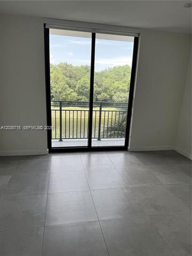 Foto del edificio - 16395 Biscayne Blvd