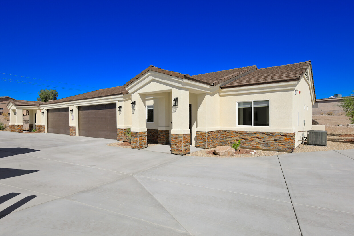 Foto principal - 1135 Rolling Hills Dr