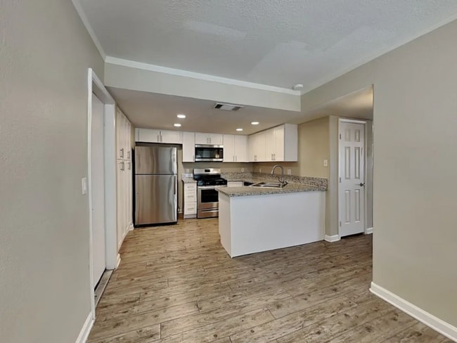 Building Photo - 1420 Pacific Terrace Dr